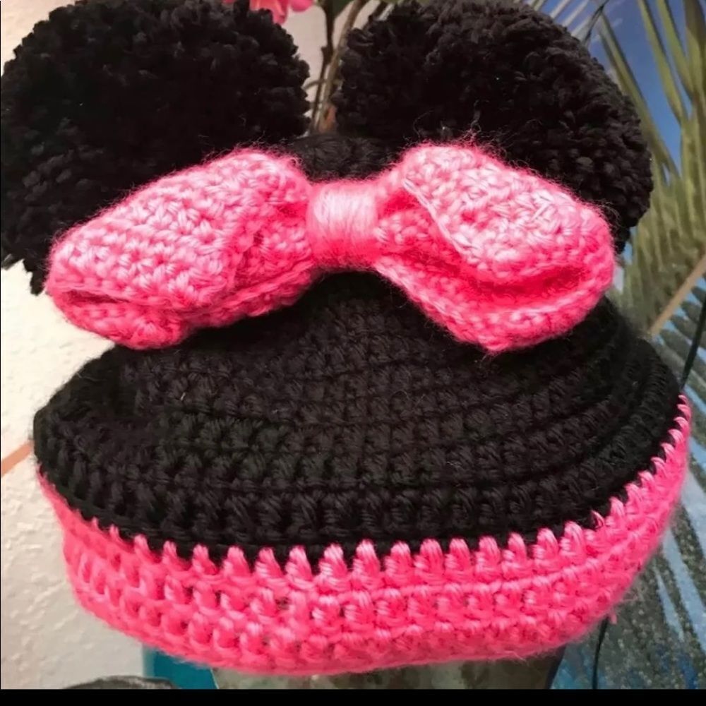 Disneyland Disney Cute Pink Black Crochet Baby  Youth Mickey Minnie Ears Custom